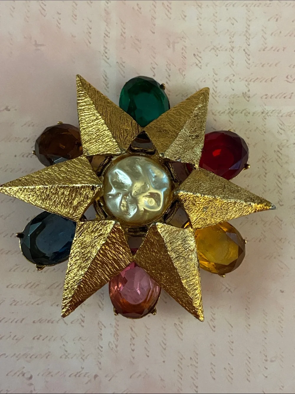 Capris starburst brooch/pendant rich open backed rhinestones textured gold tone